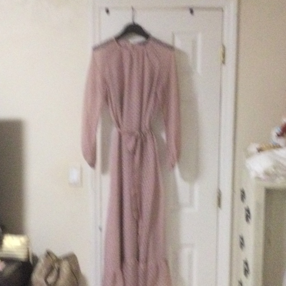 Elegant Long-Sleeve Pink Maxi Dress with Tie Waist